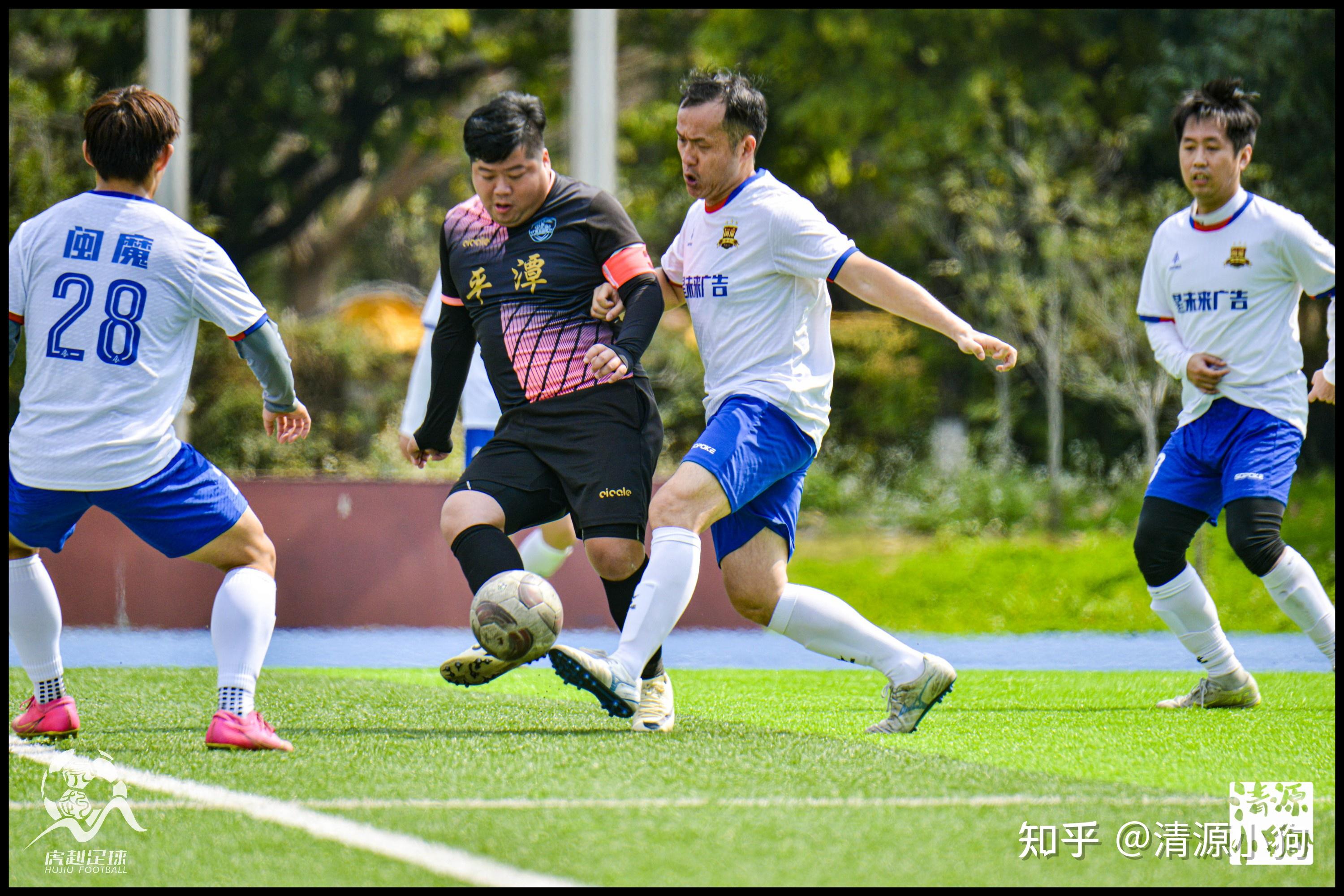 爱游戏网页-包含超级杯巅峰对决！闽南烈马队险胜吴越风暴队，冰球赛场再起波澜；中场绞杀压制对手的词条