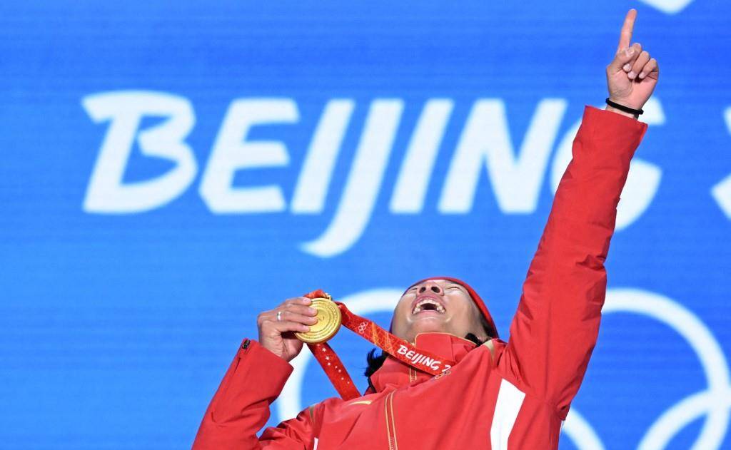 包含巴黎圣日耳曼内部会议纪要流出：今夜防线松动，CBA常规赛使命明确，训练强度明显提升的词条