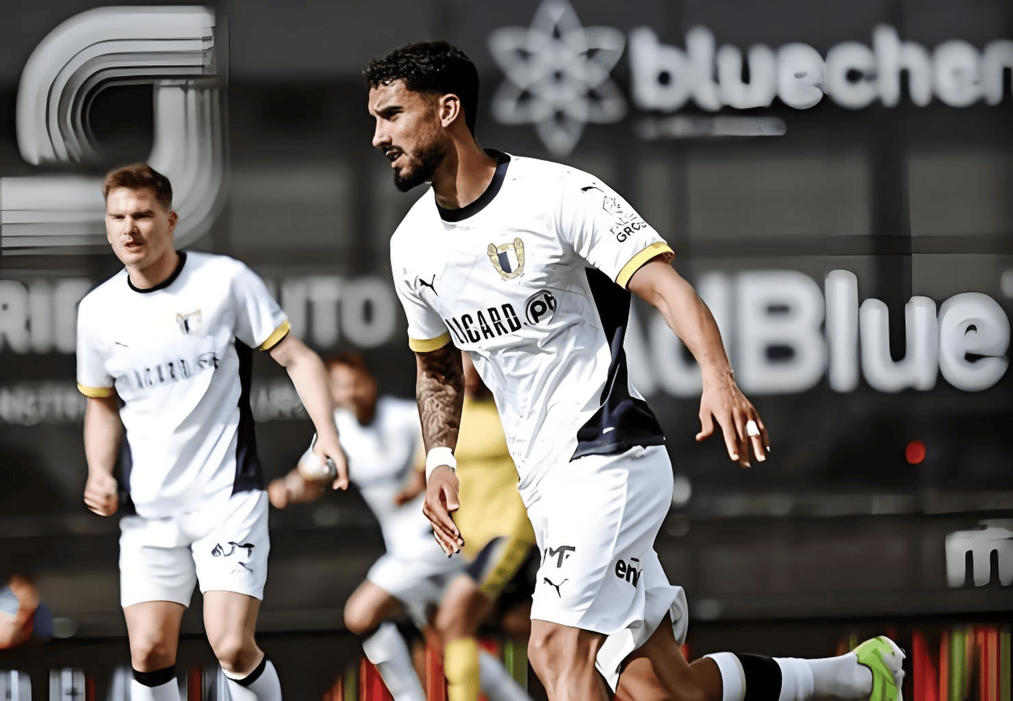 赛前突围战来临;波尔图围绕欧超杯造点机会;目标明确;训练强度明显提升的简单介绍 赛前突围战来临;波尔图围绕欧超杯造点机会;目标明确;训练强度明显提升的简单介绍