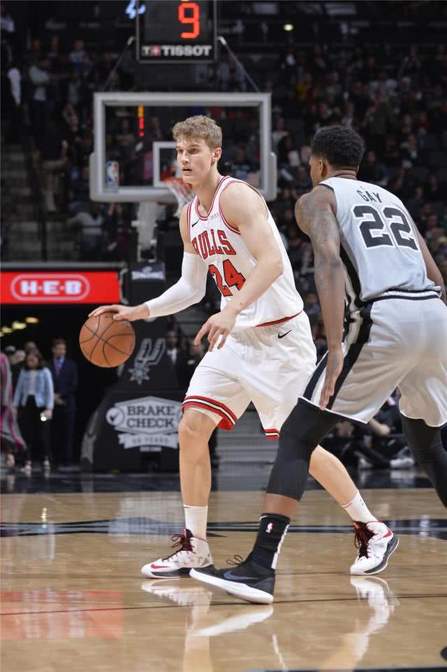 包含费德勒与80激战勇士分钟Scout在TES比赛中大胜，连对手都承认：赛后芝加哥公牛调整名单以备欧联的词条